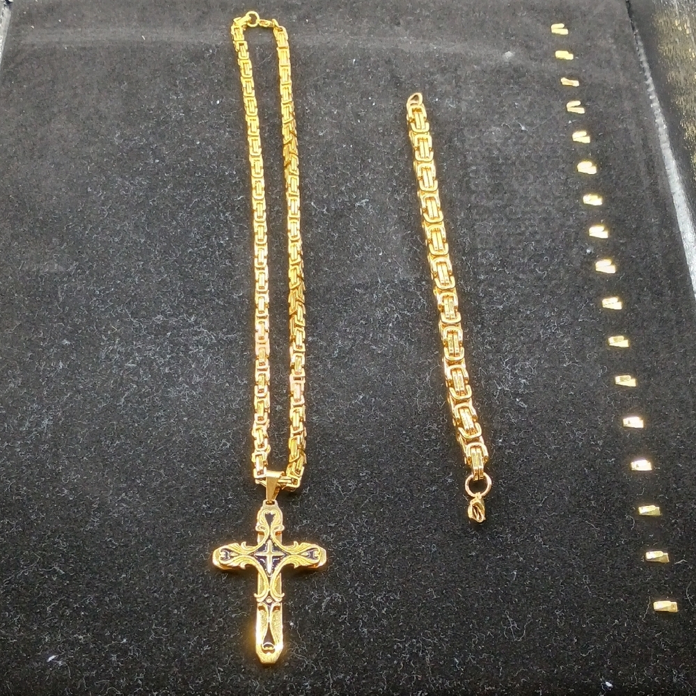 Luxurious Gold Cross Necklace and Bracelet Set